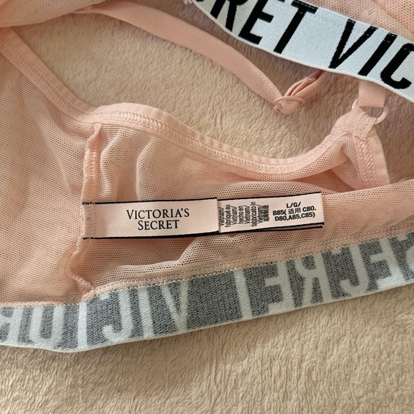Victoria Secret Bra - Picture 3 of 3